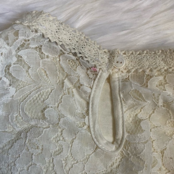 Lace Mock Neck Sleeveless Crop Top Bundle - Picture 6 of 6